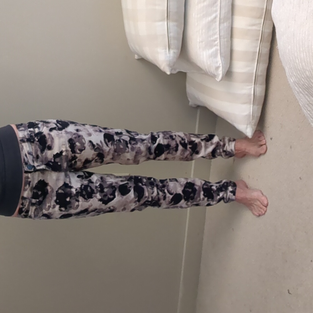 Sanctuary black and white pattern pants